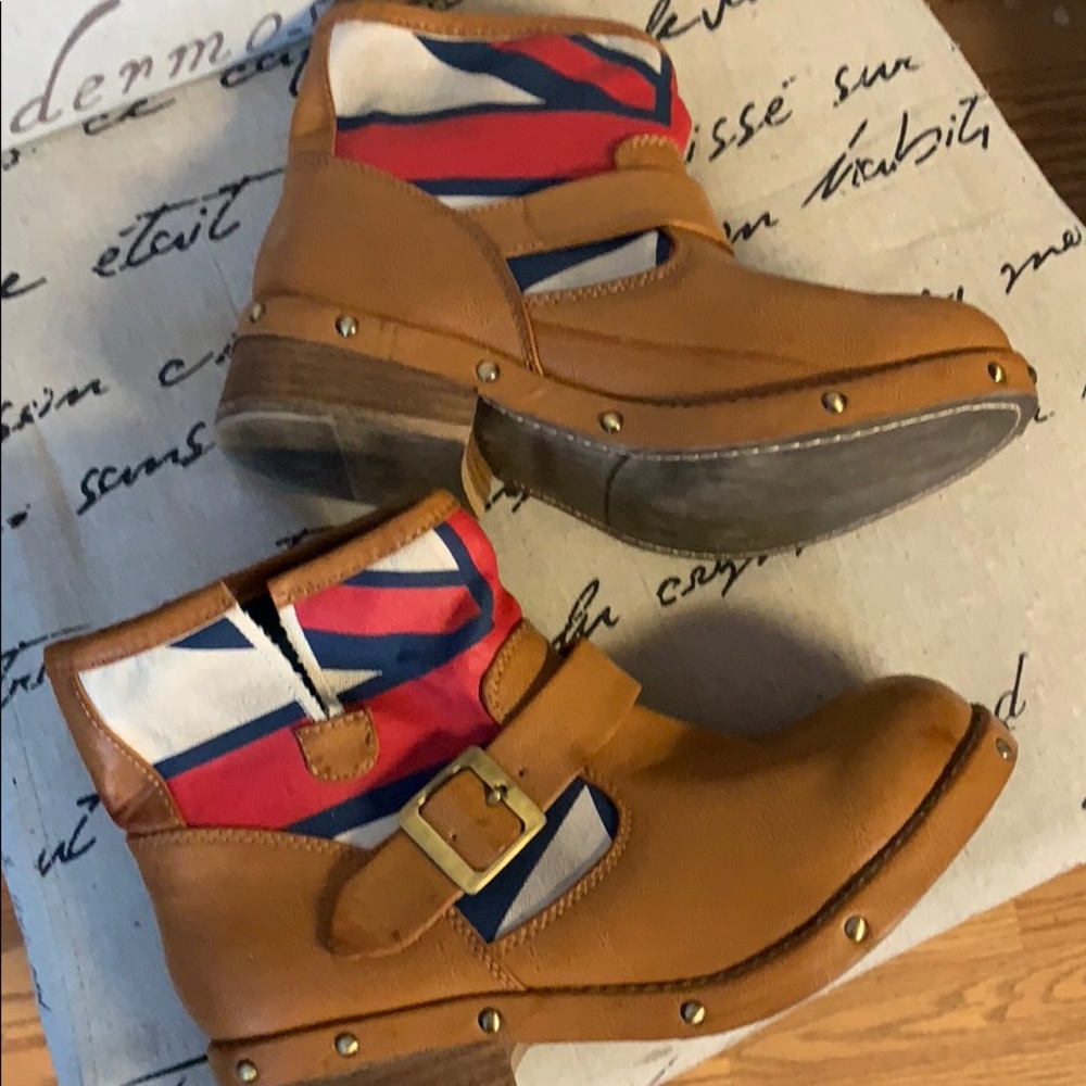 London Rebel Monarch boots size 9